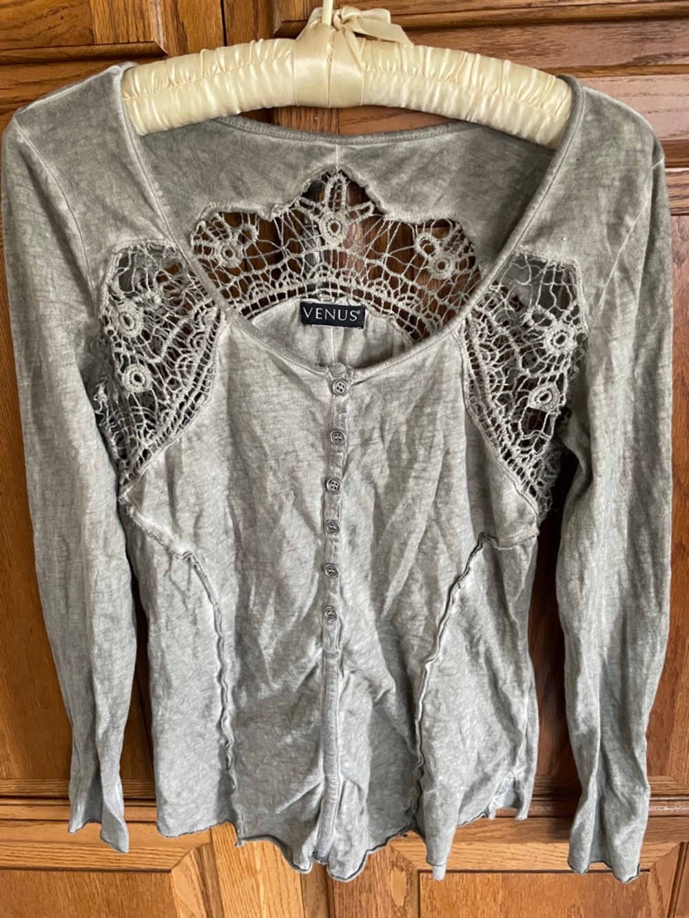 VENUS Olive Gray Crochet-Trim Button Front Long Sleeve Top